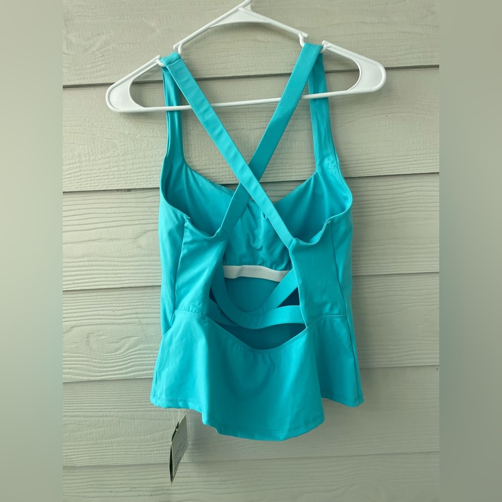 HALARA Aqua SoftlyZero Airy Cross-Strap Tank Top - Picture 4 of 5